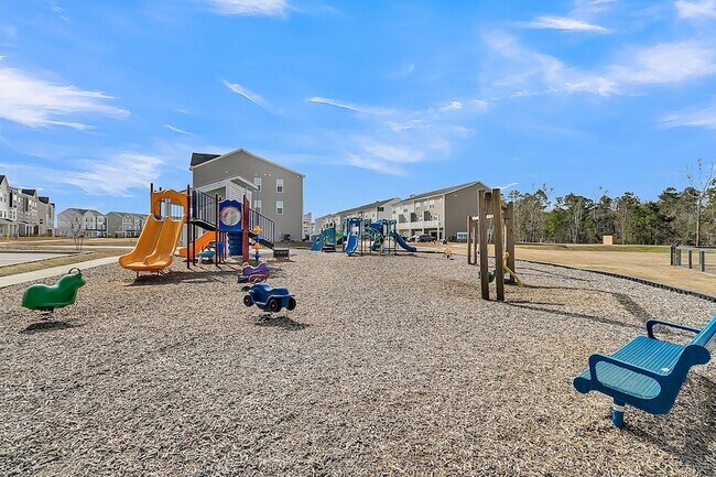 Building Photo - 534 Alderly Dr