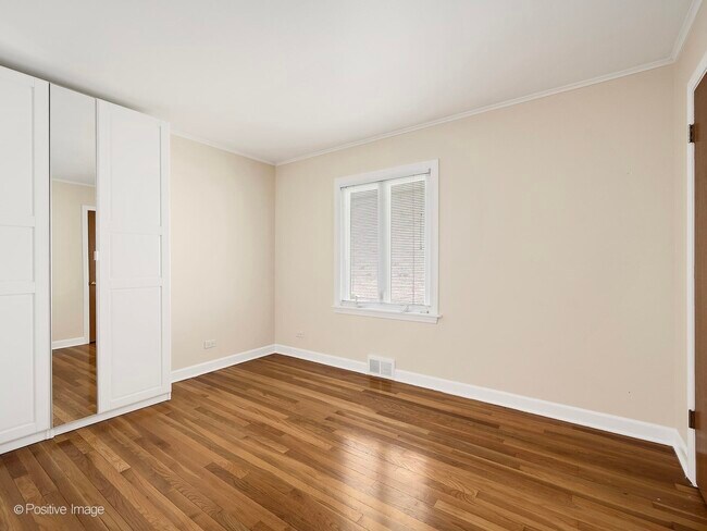 Building Photo - 39 S Bruner St