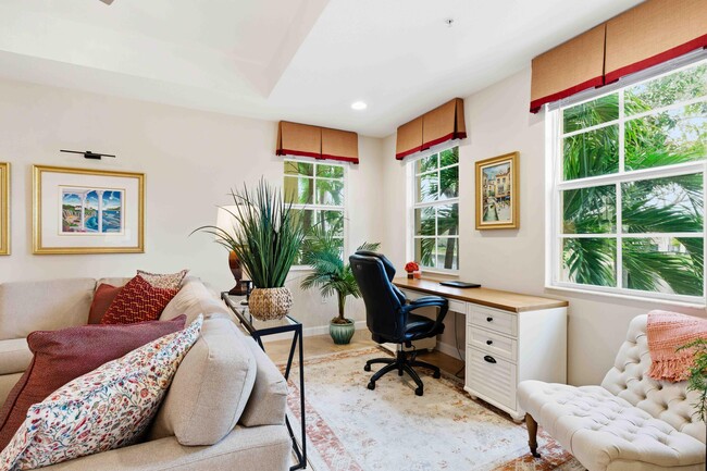 Building Photo - 11850 Valencia Gardens Ave