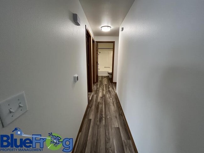 Building Photo - 646 Woodlawn Dr