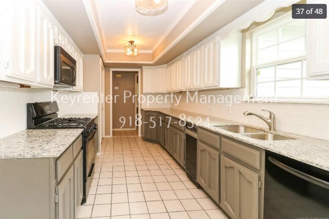 Building Photo - 3 Bed 2 Bath South Tulsa with Pool, Jenks Schools