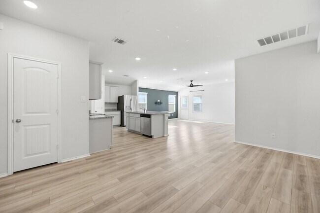 Building Photo - 1009 Marvin Wy