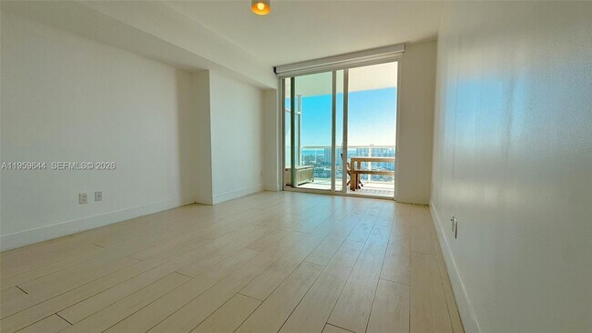 Building Photo - 400 Sunny Isles Blvd
