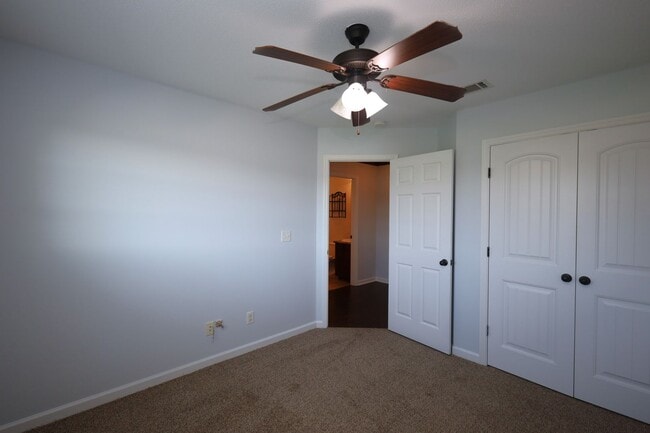 Building Photo - 124 Mill Pond Pl