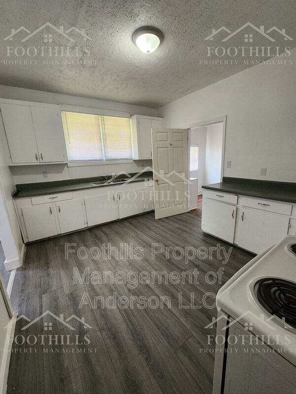 Building Photo - 221 L St