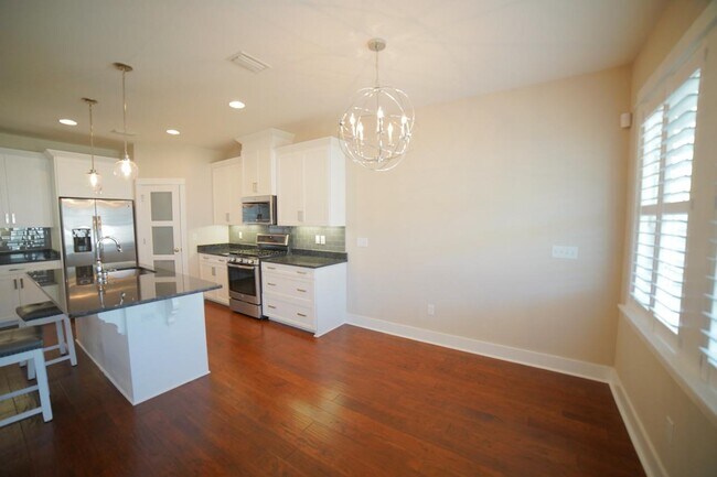 Building Photo - 2781 Julieanna Ln