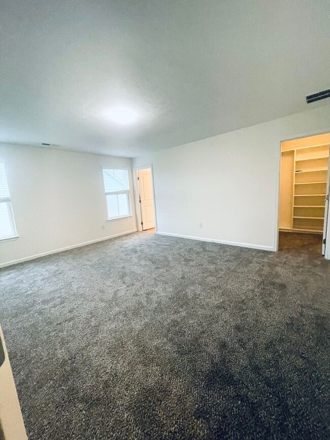 Building Photo - Beautiful 3BR 2.5BA Home w/ Pool & Fitness Access• In-Unit Laundry • Deck in Dublin