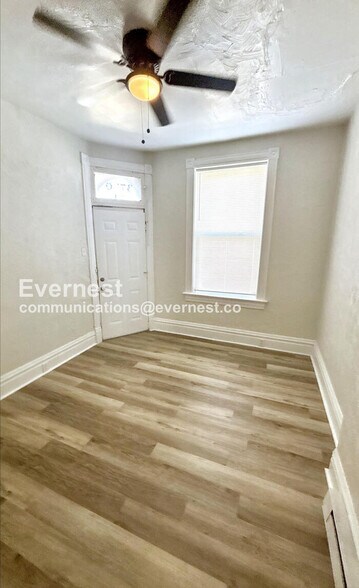 Building Photo - 3720 Fairview Ave