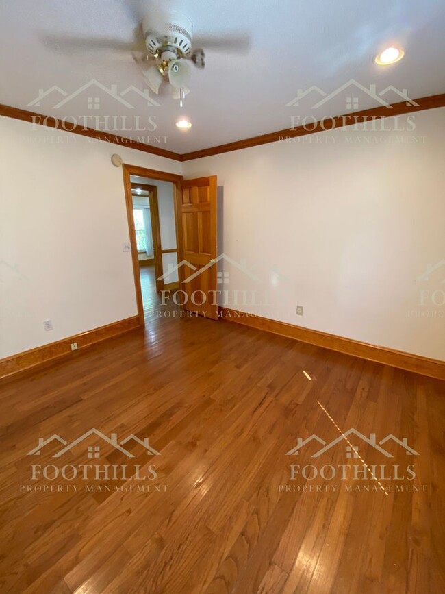 Building Photo - Quaint 3-Bedroom Brick Ranch with Custom T...