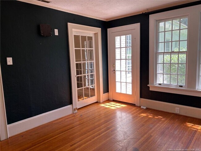 Building Photo - 310 Hinsdale Ave