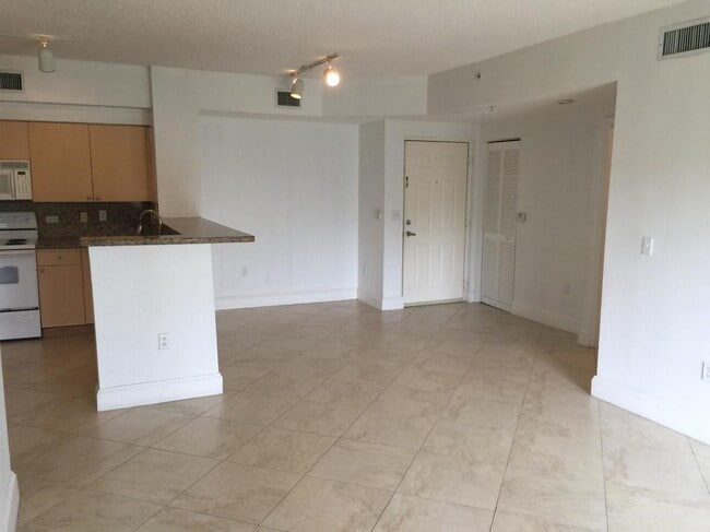 Building Photo - 2201 W Preserve Way