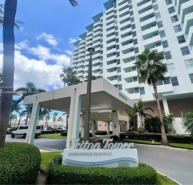 Building Photo - 2899 Collins Ave