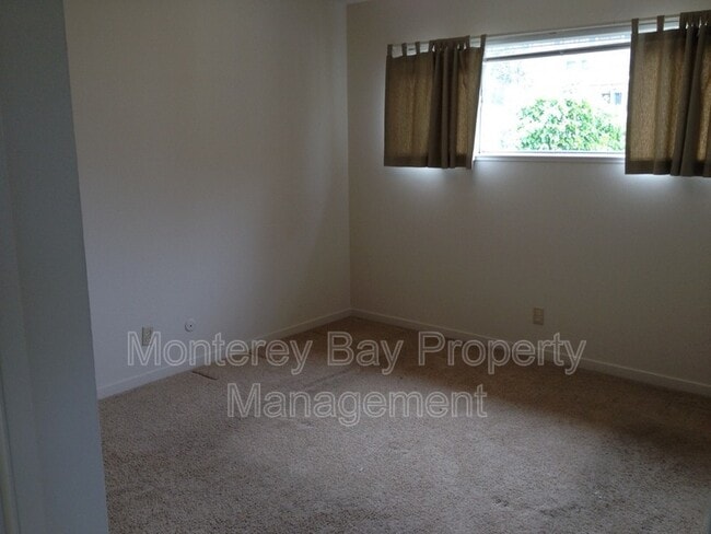 Building Photo - 332A Central Avenue