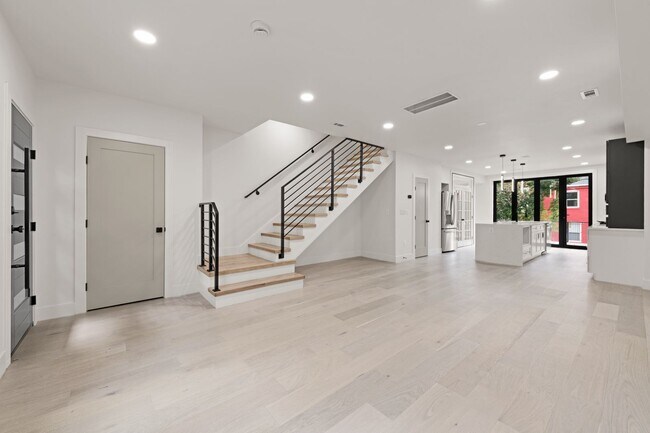 Building Photo - DC1026