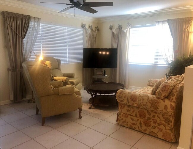 Building Photo - 137 Farnham F