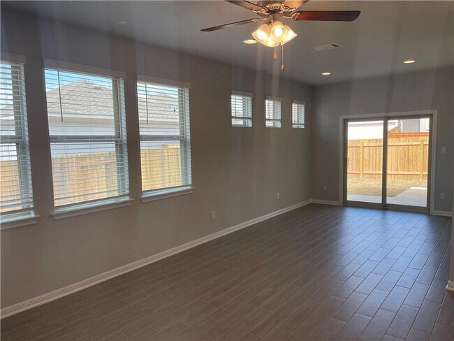 Building Photo - 1029 Kerrwood Wy