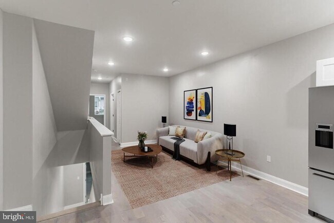 Building Photo - 667 N 39th St