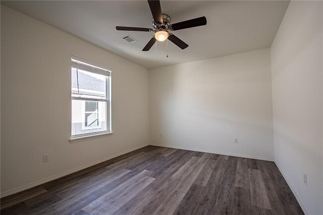 Building Photo - 825 S Rupple Rd