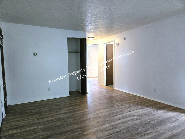 Building Photo - 455 McCleery St