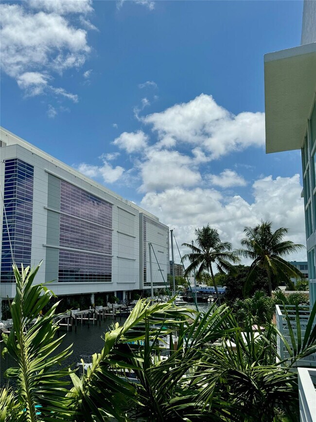 Building Photo - 1490 SE 15th St