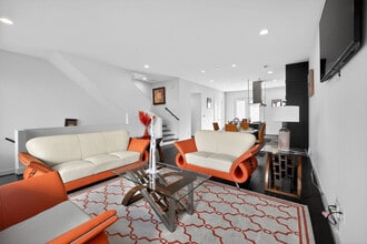 Building Photo - 1680 Memorial Dr SE