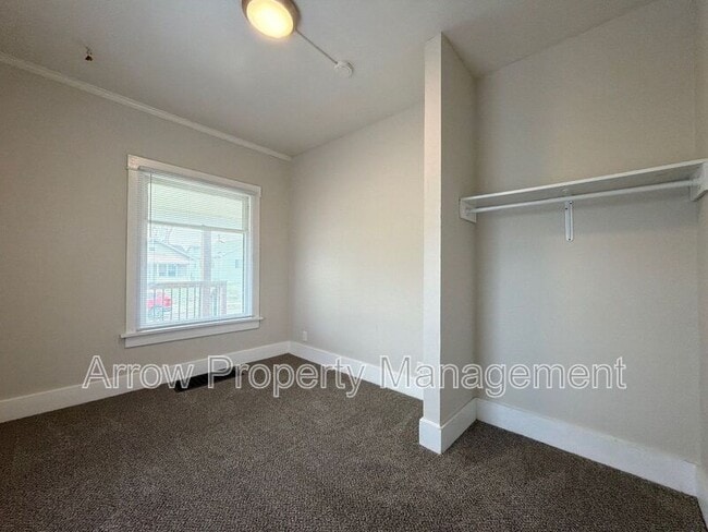 Building Photo - 2832 Dudley St