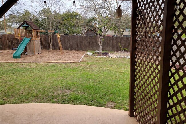 Building Photo - 4516 Moose Dr