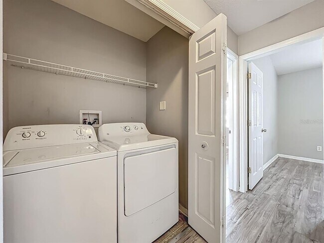 Building Photo - 185 N Pearl Lake Causeway