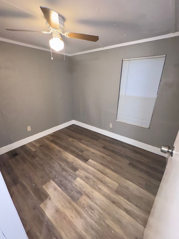Building Photo - 15637 Sims Ln