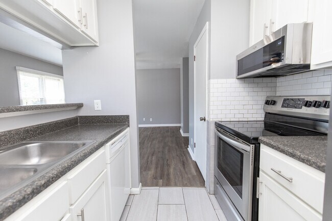 Building Photo - 857 Heritage Cir