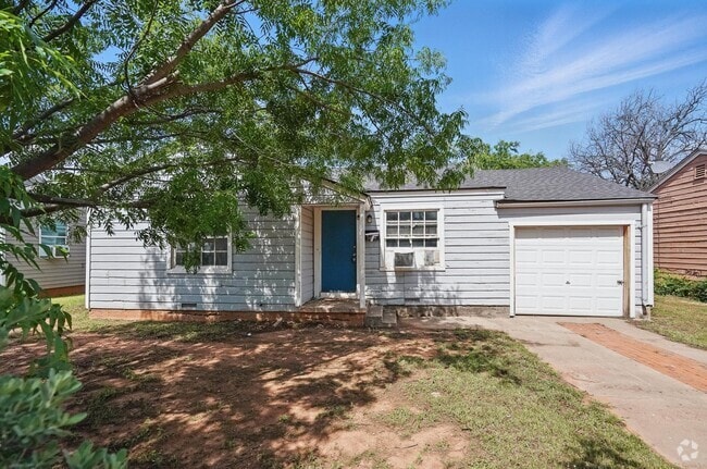 Building Photo - 1526 Green St