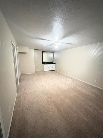 Building Photo - 2622 Custer Pkwy