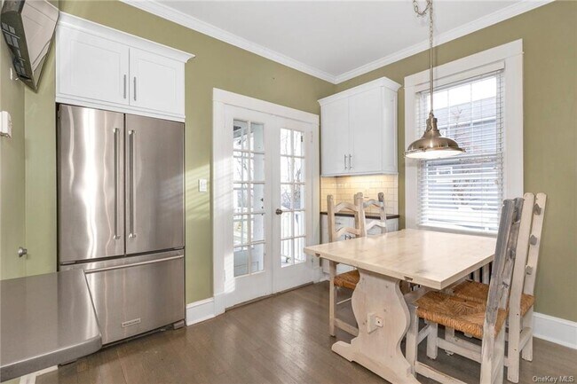 Building Photo - 60 Highview Ave