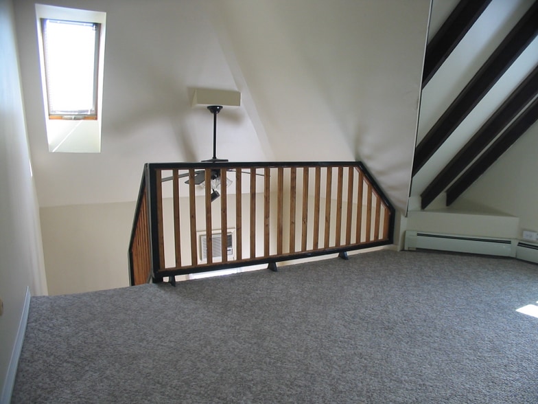 Building Photo - 227 Pawling Ave