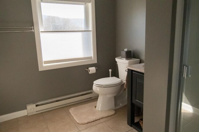 Building Photo - 10 Wallace Aveune