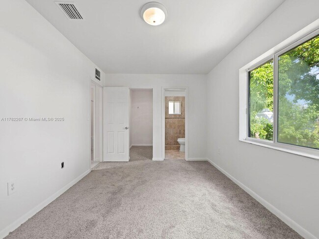 Building Photo - 26650 SW 138th Ct