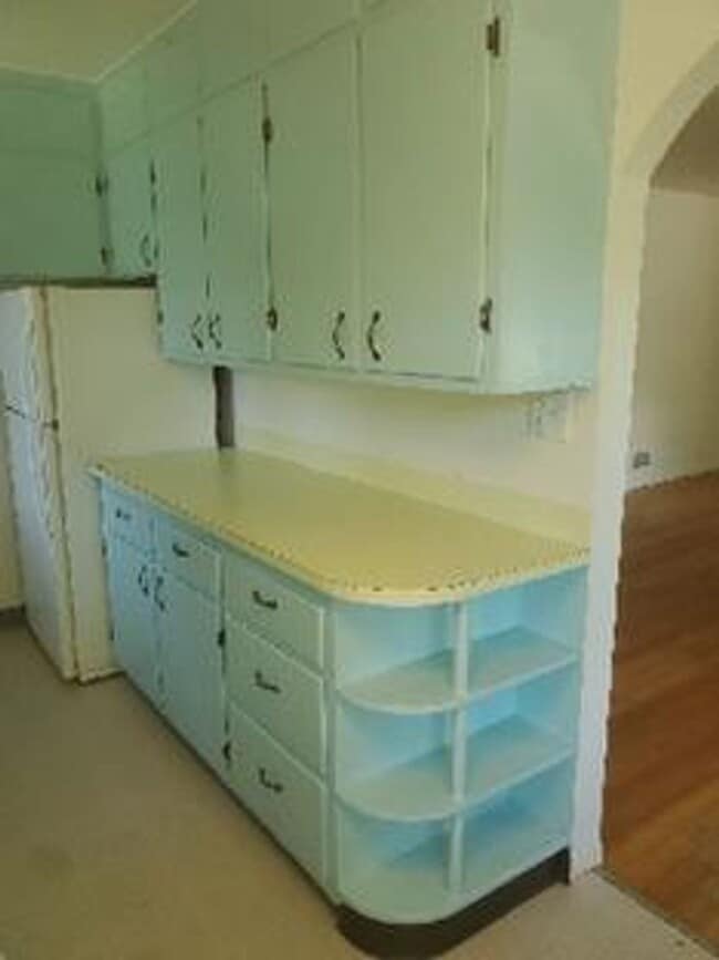 Building Photo - STUDENTS WELCOME! 4 Bed 2 Bath House 1 Block North of CSU