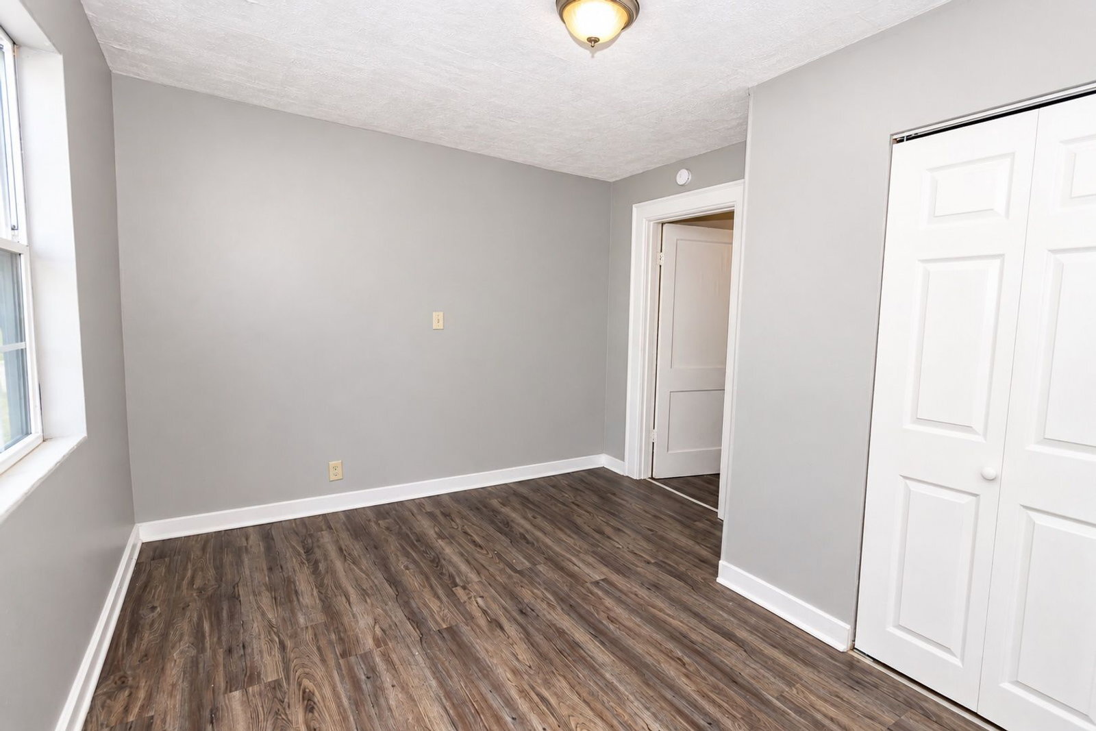 Building Photo - 2700 N Orchard Knob Ave
