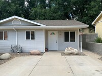 Building Photo - 2 Bedroom 2 Bathroom Duplex Available for ...