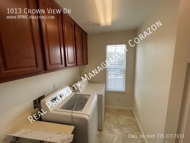 Building Photo - 1013 Crown View Dr
