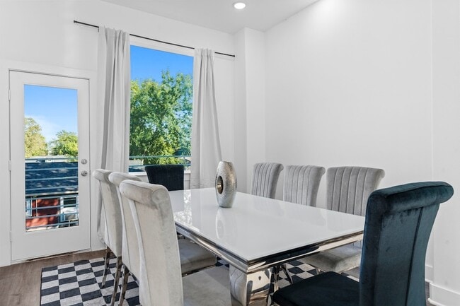 Building Photo - 4013 Ward St