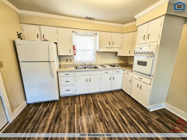 Building Photo - 1985 Mississippi Ave