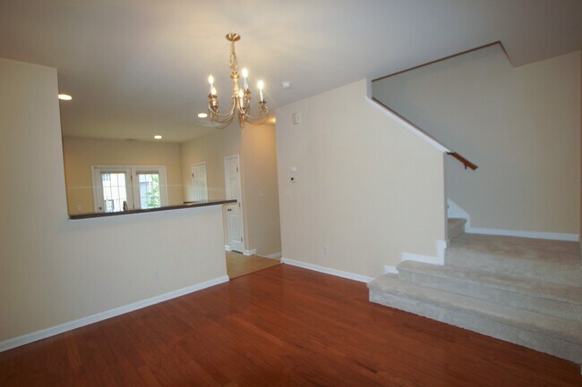 Building Photo - 136 Dove Cottage Ln