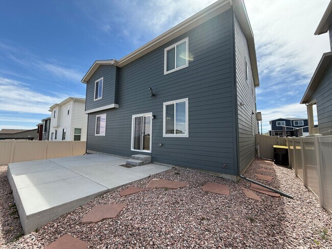 Building Photo - 5 Bed 3 Bath Home in Meridian Ranch!!!