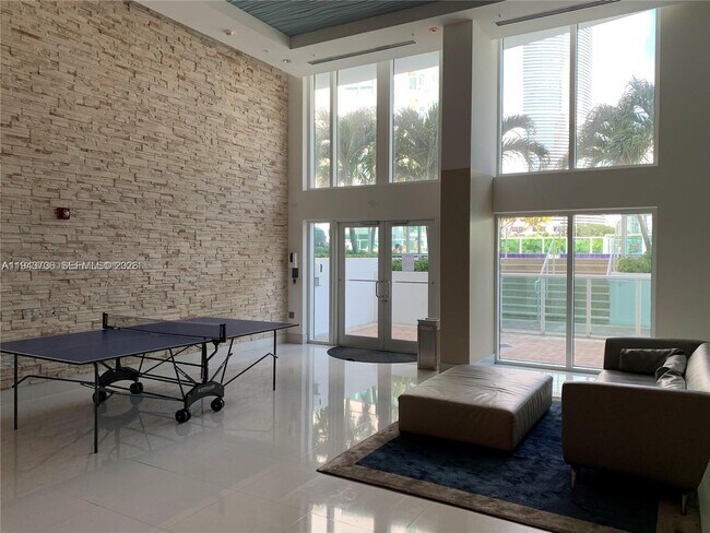 Building Photo - 41 SE 5th St