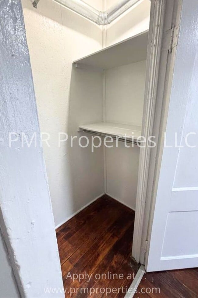 Building Photo - 516 S 16th St