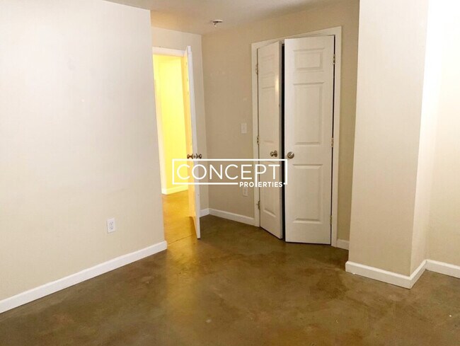 Building Photo - 72 Frankfort St