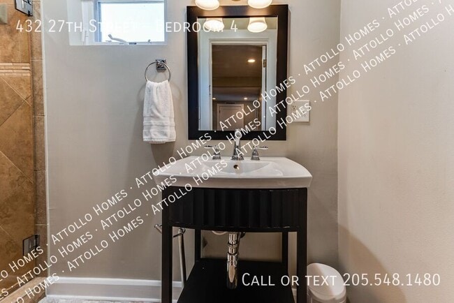 Building Photo - 432 27th St