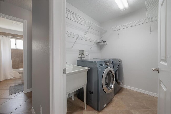 Building Photo - 10248 Woodford Bridge St