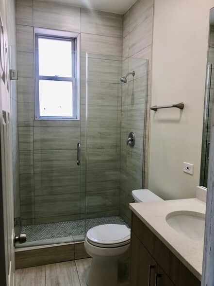 Building Photo - 929 S Laflin St